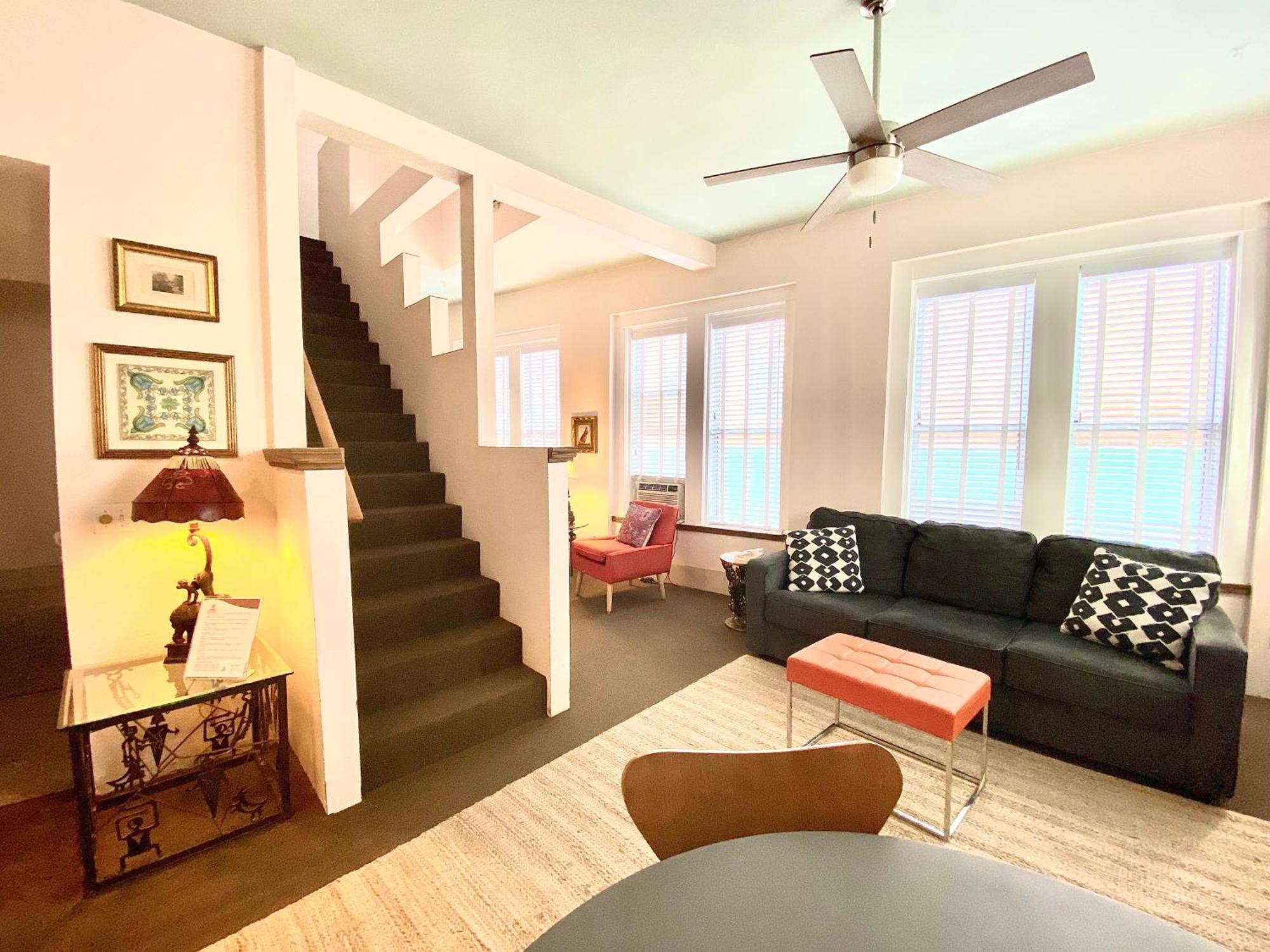 Bisbee Brownstone Suites Pokoj fotografie